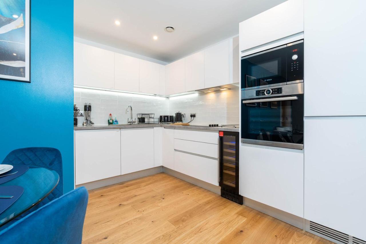 Maevela Apartments - Luxury Broad St Apartment - 2 Bed, 2 Bath - City Centre/Cube/Mailbox - With Underground Parking ✓- L Shape Sofa, Large 50 Inch Smart Tv With Free Netflix & Wifi Birmingham Luaran gambar