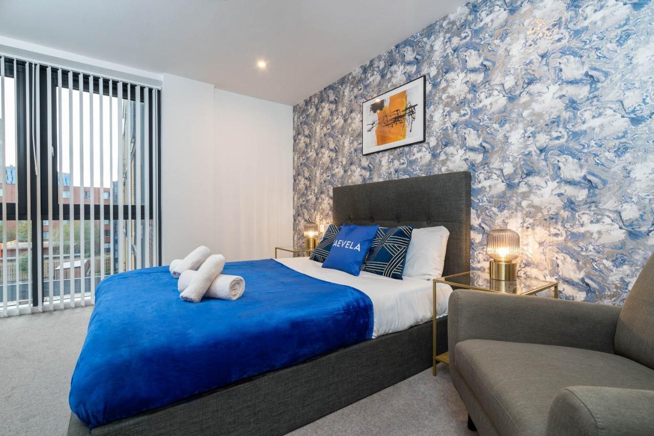 Maevela Apartments - Luxury Broad St Apartment - 2 Bed, 2 Bath - City Centre/Cube/Mailbox - With Underground Parking ✓- L Shape Sofa, Large 50 Inch Smart Tv With Free Netflix & Wifi Birmingham Luaran gambar